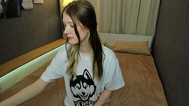 Snapshot of Lina_Vi chatting on January 2025 09:20:01 PM Lina Vi online show from January 2025 09:20:01 PM