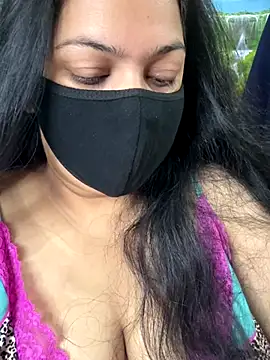 Snapshot of FlatVincy4 chatting on October 2025 03:57:01 AM FlatVincy4 online show from October 2025 03:57:01 AM