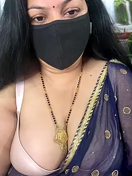 Snapshot of FlatVincy4 chatting on October 2025 04:37:01 AM FlatVincy4 online show from October 2025 04:37:01 AM