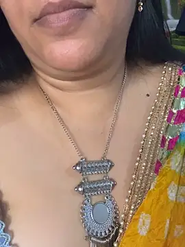 Snapshot of FlatVincy4 chatting on October 2025 04:09:01 AM FlatVincy4 online show from October 2025 04:09:01 AM