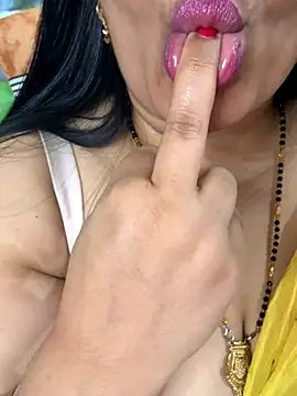 Snapshot of FlatVincy4 chatting on November 2025 04:33:02 AM FlatVincy4 online show from November 2025 04:33:02 AM