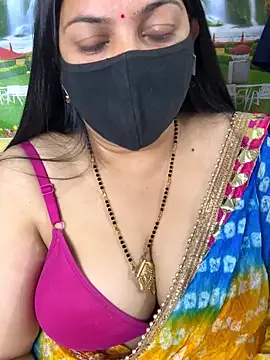 Snapshot of FlatVincy4 chatting on November 2025 04:00:02 PM FlatVincy4 online show from November 2025 04:00:02 PM