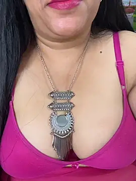 Snapshot of FlatVincy4 chatting on November 2025 04:07:01 PM FlatVincy4 online show from November 2025 04:07:01 PM