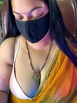 Snapshot of FlatVincy4 chatting on November 2025 10:42:01 PM FlatVincy4 online show from November 2025 10:42:01 PM