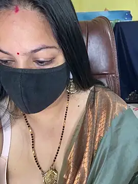 Snapshot of FlatVincy4 chatting on November 2025 03:28:01 AM FlatVincy4 online show from November 2025 03:28:01 AM