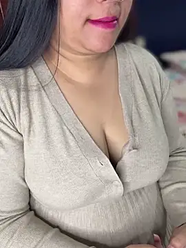 FlatVincy4 online show from December 2025 04:38:01 PM