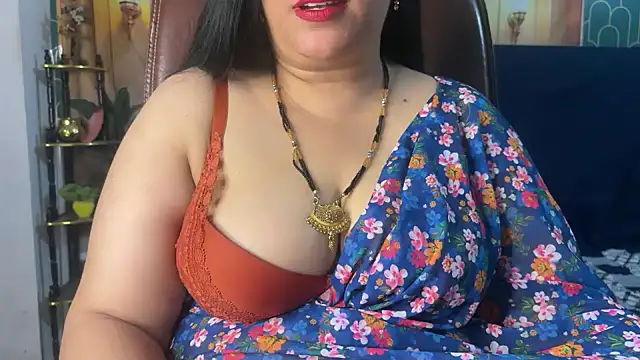 FlatVincy4 online show from April 2026 10:03:02 AM