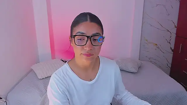 martina roldam online show from March 2026 05:44:01 AM