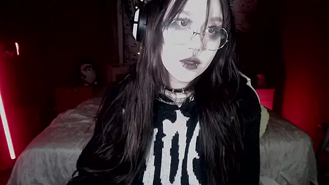 chloe crystall killer online show from October 2025 12:03:02 PM