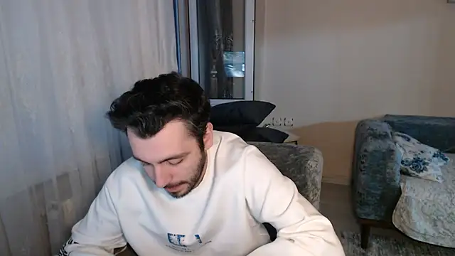 handsomeee04 online show from April 2026 05:06:02 PM