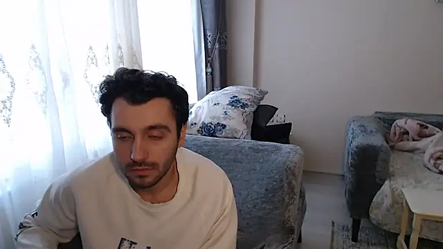 handsomeee04 online show from April 2026 03:53:02 AM