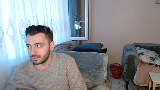 handsomeee04 online show from April 2026 04:56:02 PM
