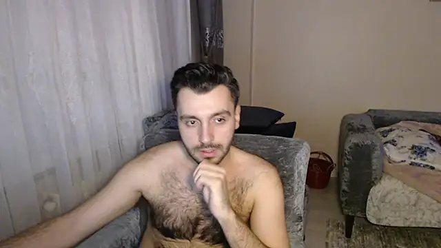 handsomeee04 online show from April 2026 10:58:01 PM
