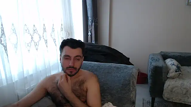 handsomeee04 online show from May 2026 05:02:01 AM