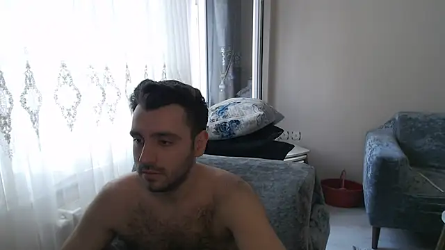 handsomeee04 online show from May 2026 02:00:01 PM