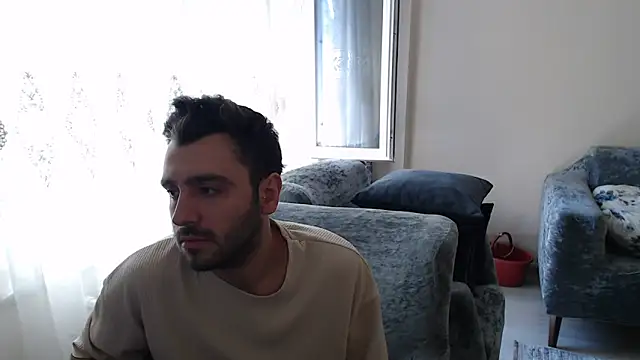 handsomeee04 online show from May 2026 10:47:01 AM