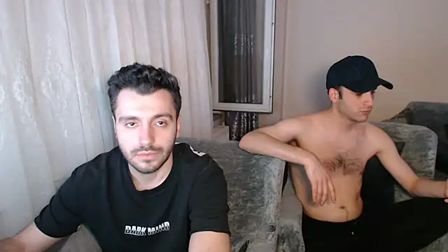handsomeee04 online show from May 2026 10:52:02 PM