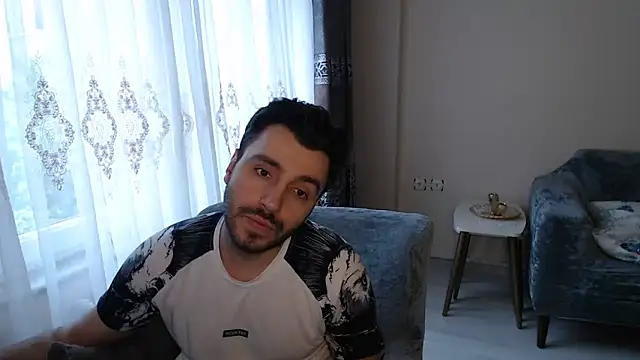 handsomeee04 online show from May 2026 04:11:02 PM