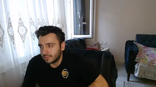 handsomeee04 online show from May 2026 03:48:02 AM