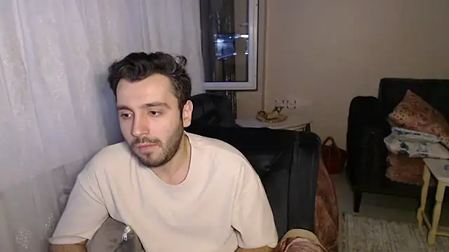 handsomeee04 online show from May 2026 05:42:02 PM