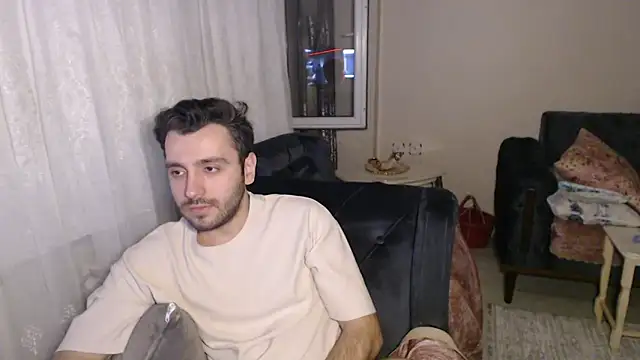 handsomeee04 online show from May 2026 06:09:01 PM