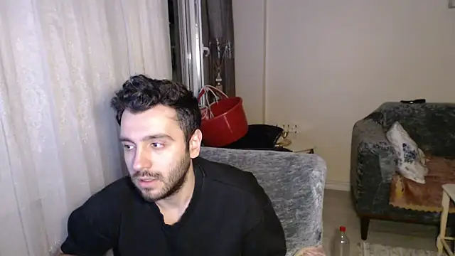 handsomeee04 online show from June 2026 06:35:01 PM