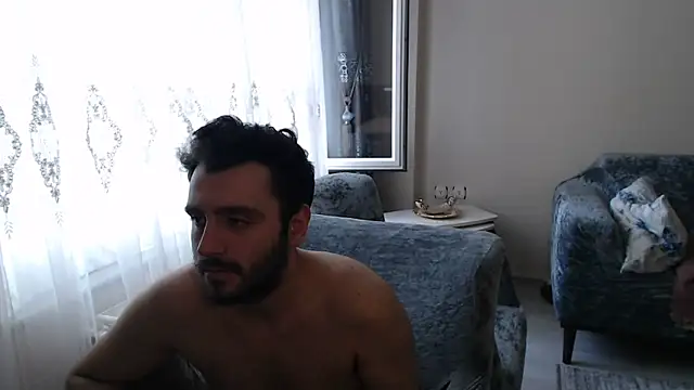 handsomeee04 online show from June 2026 01:34:01 PM