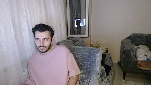 handsomeee04 online show from June 2026 01:39:01 AM