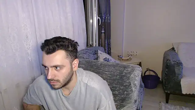 handsomeee04 online show from June 2026 10:21:02 PM