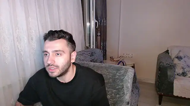 handsomeee04 online show from June 2026 10:35:01 PM