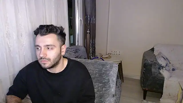 handsomeee04 online show from June 2026 07:49:01 PM