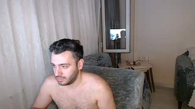 handsomeee04 online show from June 2026 10:11:01 PM