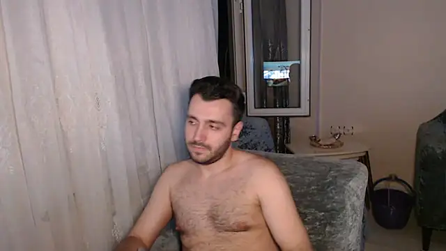 handsomeee04 online show from July 2026 10:20:01 PM