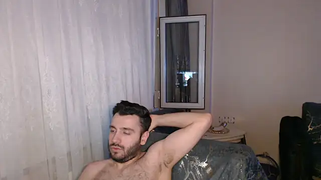 handsomeee04 online show from July 2026 10:44:02 PM