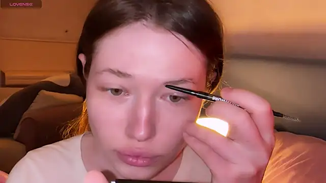 eva varnerr online show from June 2026 12:02:04 AM