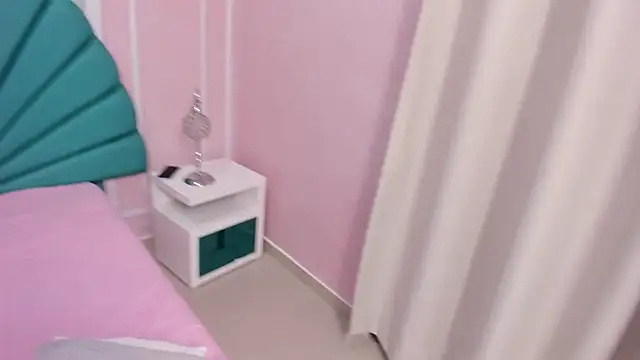 Snapshot of Daphne_Fox_ chatting on January 2025 06:31:02 AM Daphne Fox online show from January 2025 06:31:02 AM