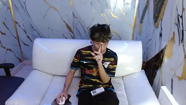 andy dan18 online show from April 2026 07:17:02 PM