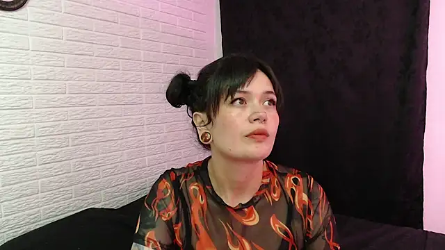 Snapshot of rousstattoo chatting on January 2025 02:25:01 AM rousstattoo online show from January 2025 02:25:01 AM