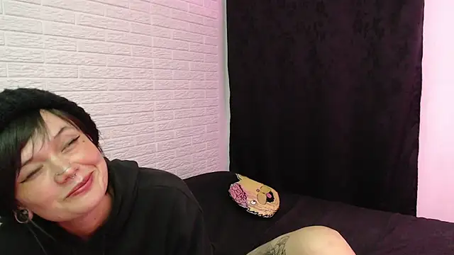 Snapshot of rousstattoo chatting on March 2025 03:46:02 AM rousstattoo online show from March 2025 03:46:02 AM