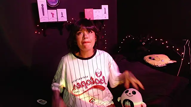 Snapshot of rousstattoo chatting on October 2025 02:17:01 AM rousstattoo online show from October 2025 02:17:01 AM