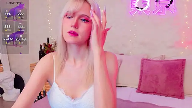 NellieLoyns online show from October 2025 05:14:02 PM