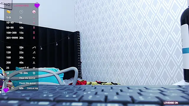 Snapshot of MommyHelpsmee chatting on March 2025 08:01:02 PM MommyHelpsmee online show from March 2025 08:01:02 PM