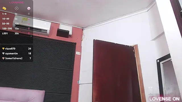 Snapshot of MommyHelpsmee chatting on March 2025 01:32:02 AM MommyHelpsmee online show from March 2025 01:32:02 AM