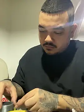 El Titan1998 online show from March 2025 01:31:01 AM