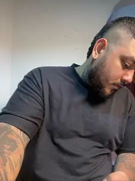 El Titan1998 online show from April 2026 11:21:02 PM