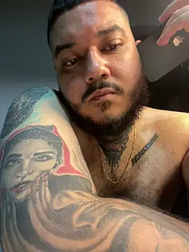 El Titan1998 online show from April 2026 11:39:02 PM