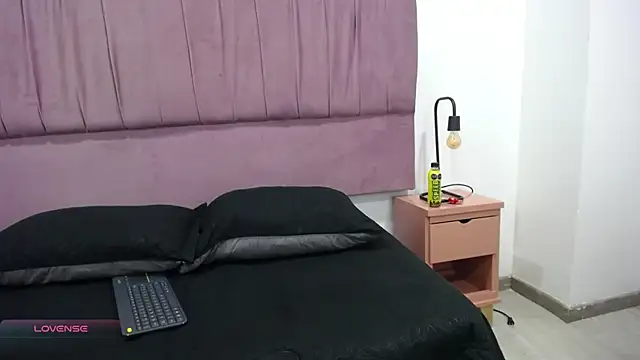 PamelaEvans   online show from March 2025 08:40:02 PM