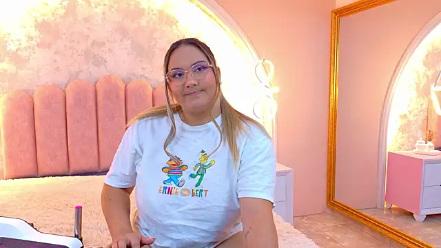 MiaLaurents online show from February 2026 03:17:01 AM