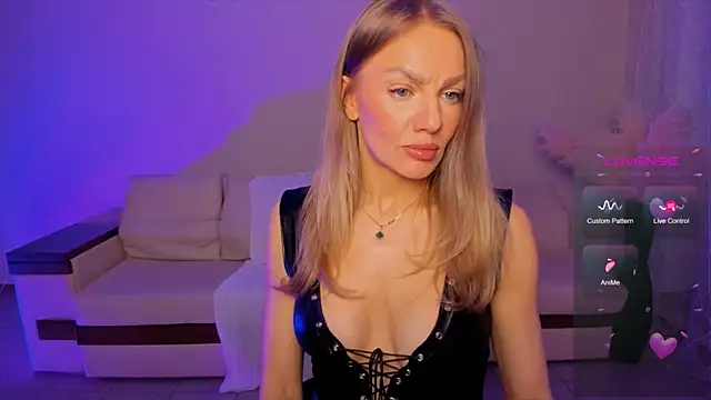 Oliva Candy online show from April 2026 09:06:02 PM