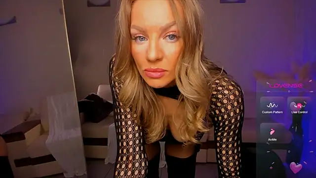 Snapshot of Oliva_Candy chatting on June 2026 06:57:02 PM Oliva Candy online show from June 2026 06:57:02 PM
